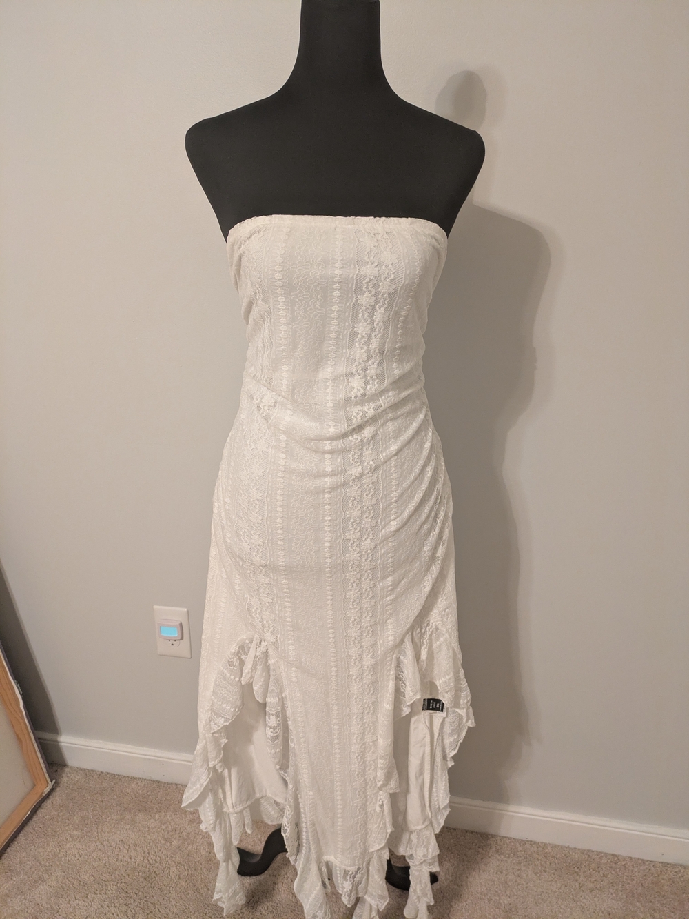 SHEIN White Strapless Ruffle-Hem Maxi Dress Size 0X Lace Asymmetrical Ruching